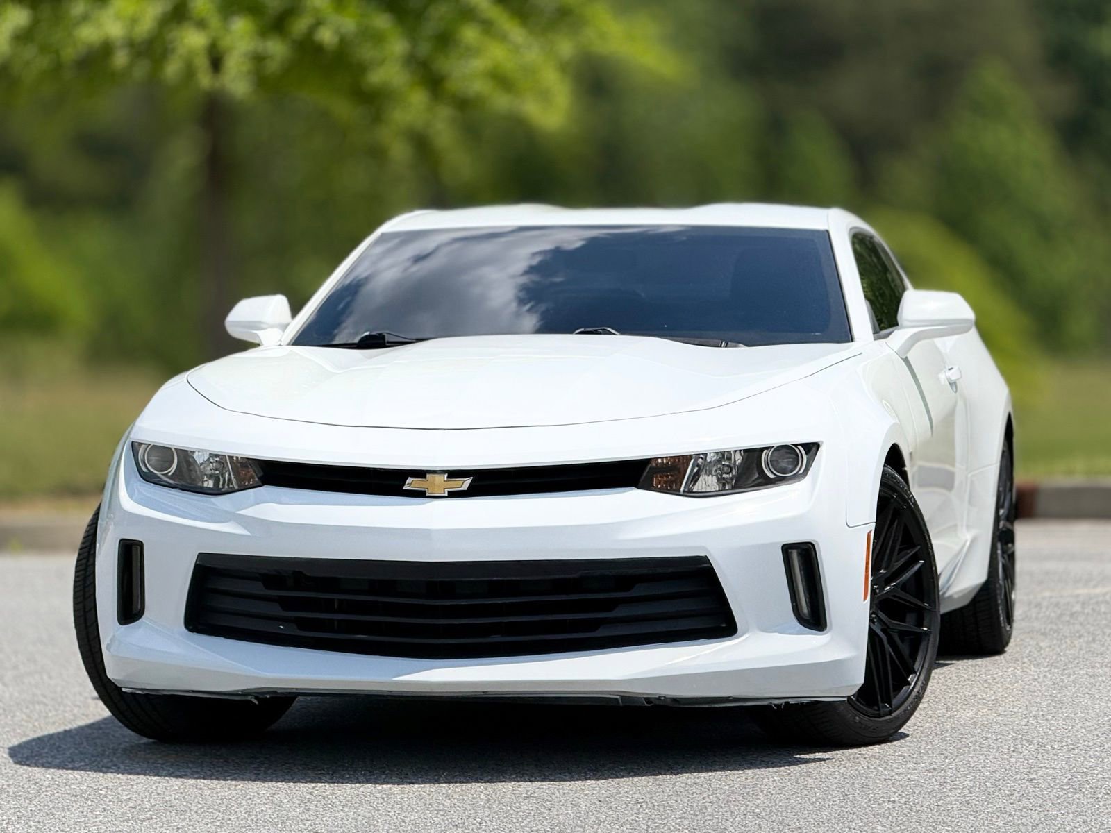 Used 2017 Chevrolet Camaro LT RWD image 2
