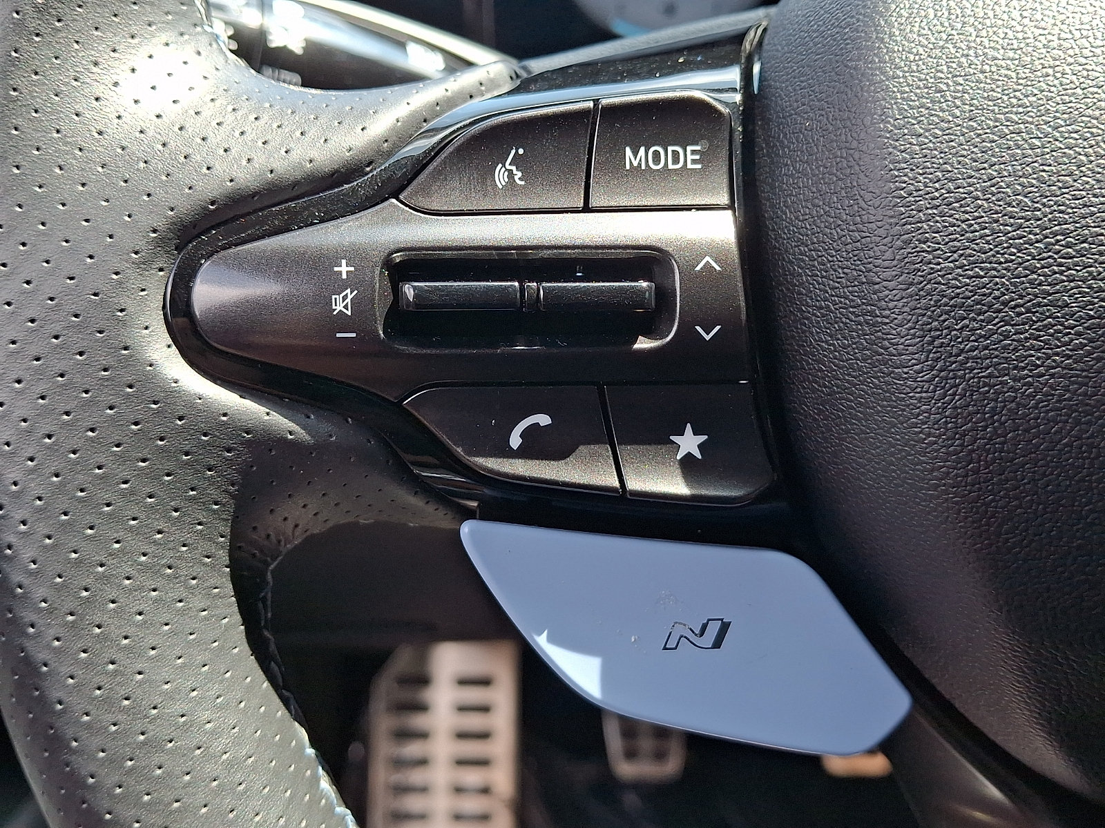 Used 2025 Hyundai Elantra N FWD image 23