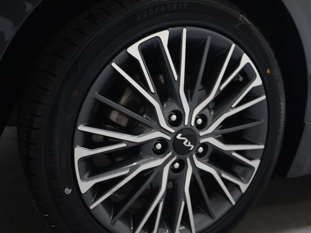 Used 2024 Kia Forte GT-Line w/ GT-Line Premium Package FWD image 34