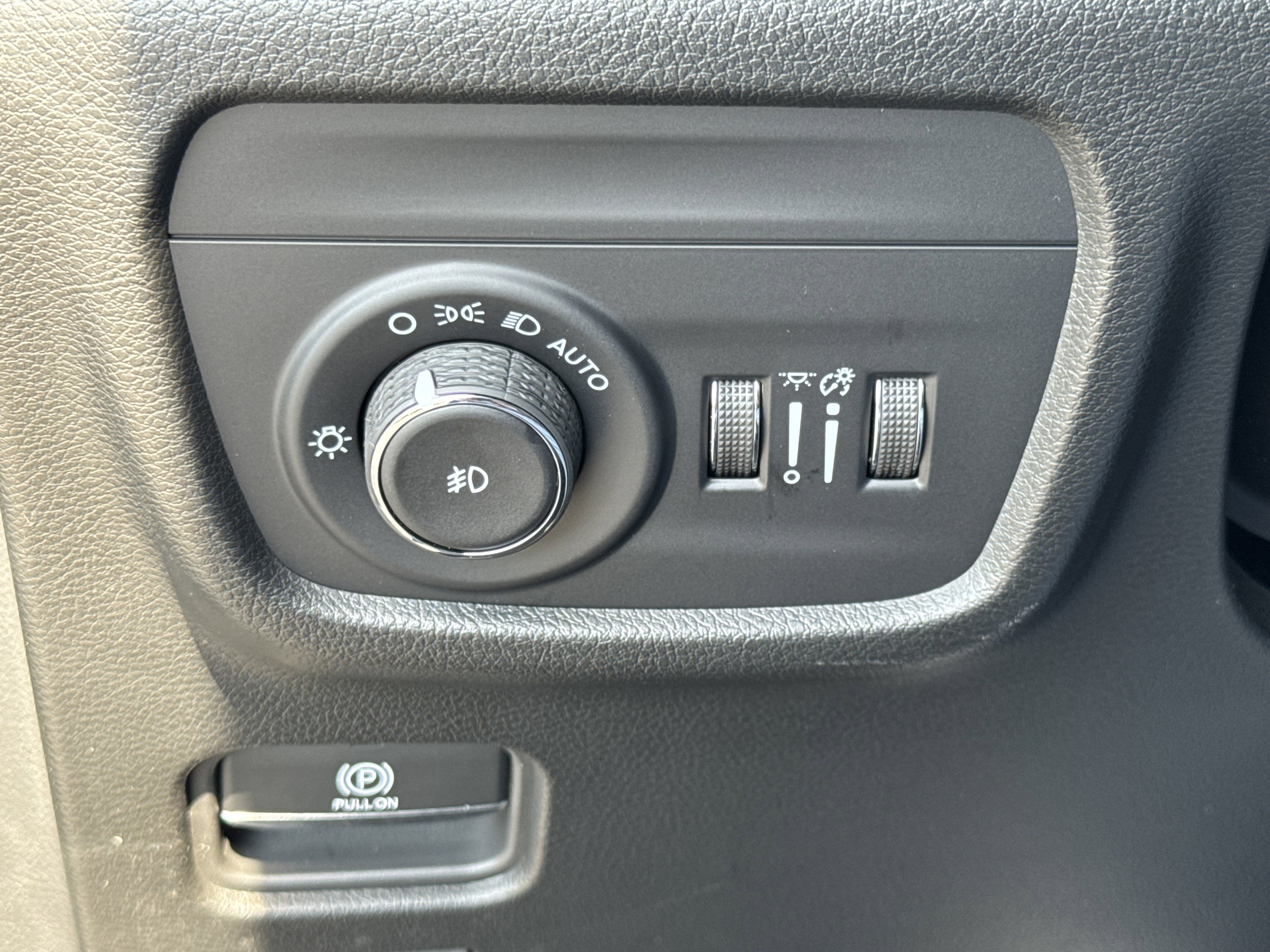 New 2026 Jeep Grand Cherokee Limited w/ Luxury Tech Group II image 39