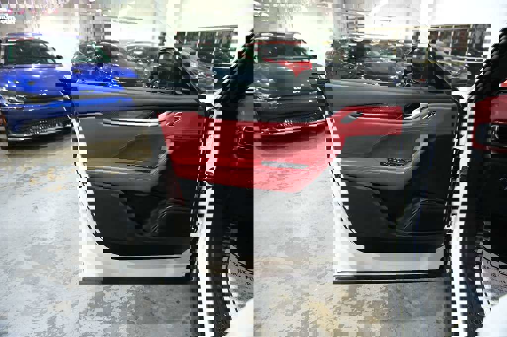 Used 2017 Maserati Levante S image 16