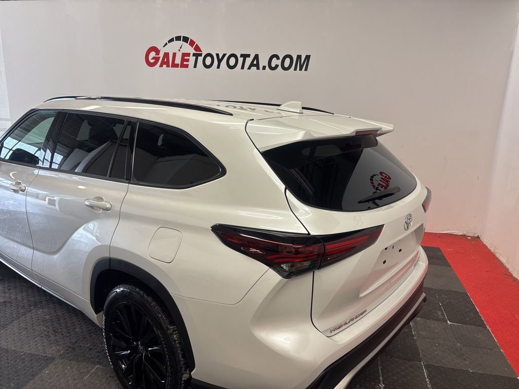 Used 2024 Toyota Highlander XSE image 9