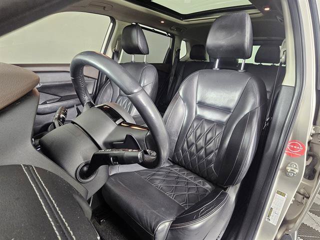 Used 2021 Nissan Rogue Platinum image 25