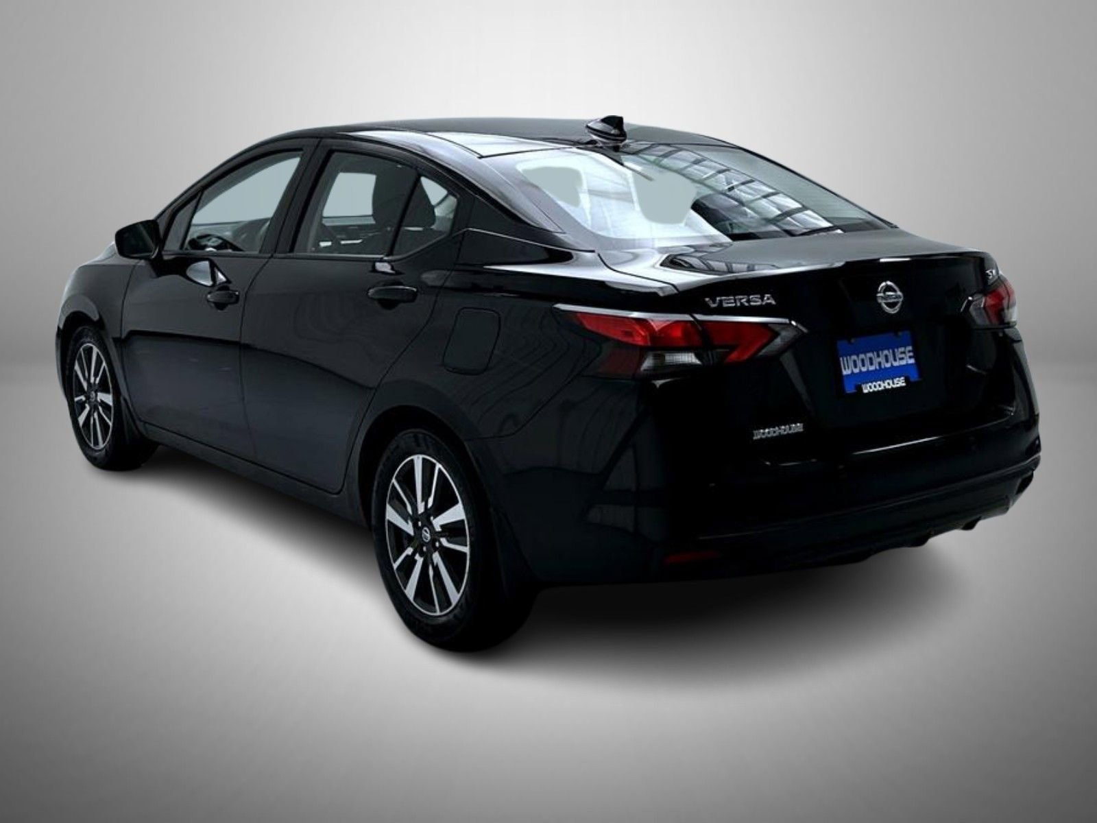 Used 2022 Nissan Versa SV FWD image 7