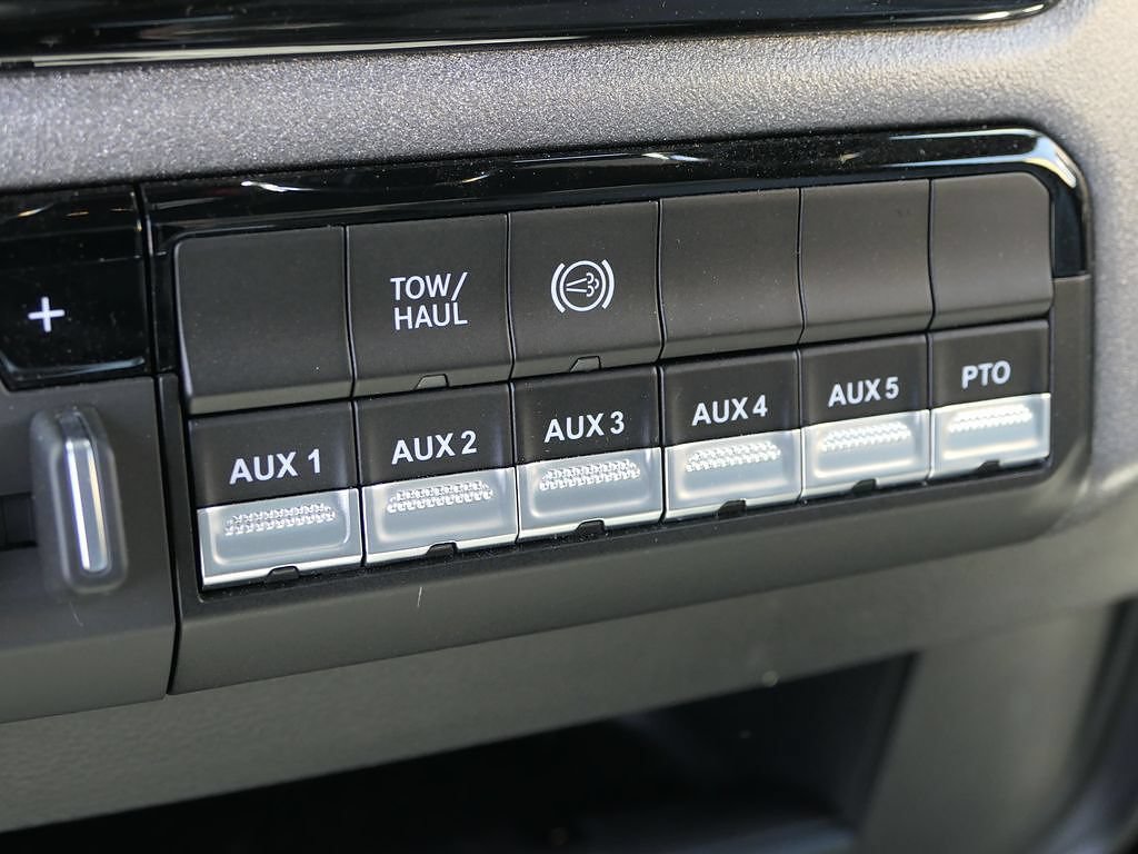 New 2026 RAM 5500 Tradesman w/ Safety Group AWD/4WD image 23