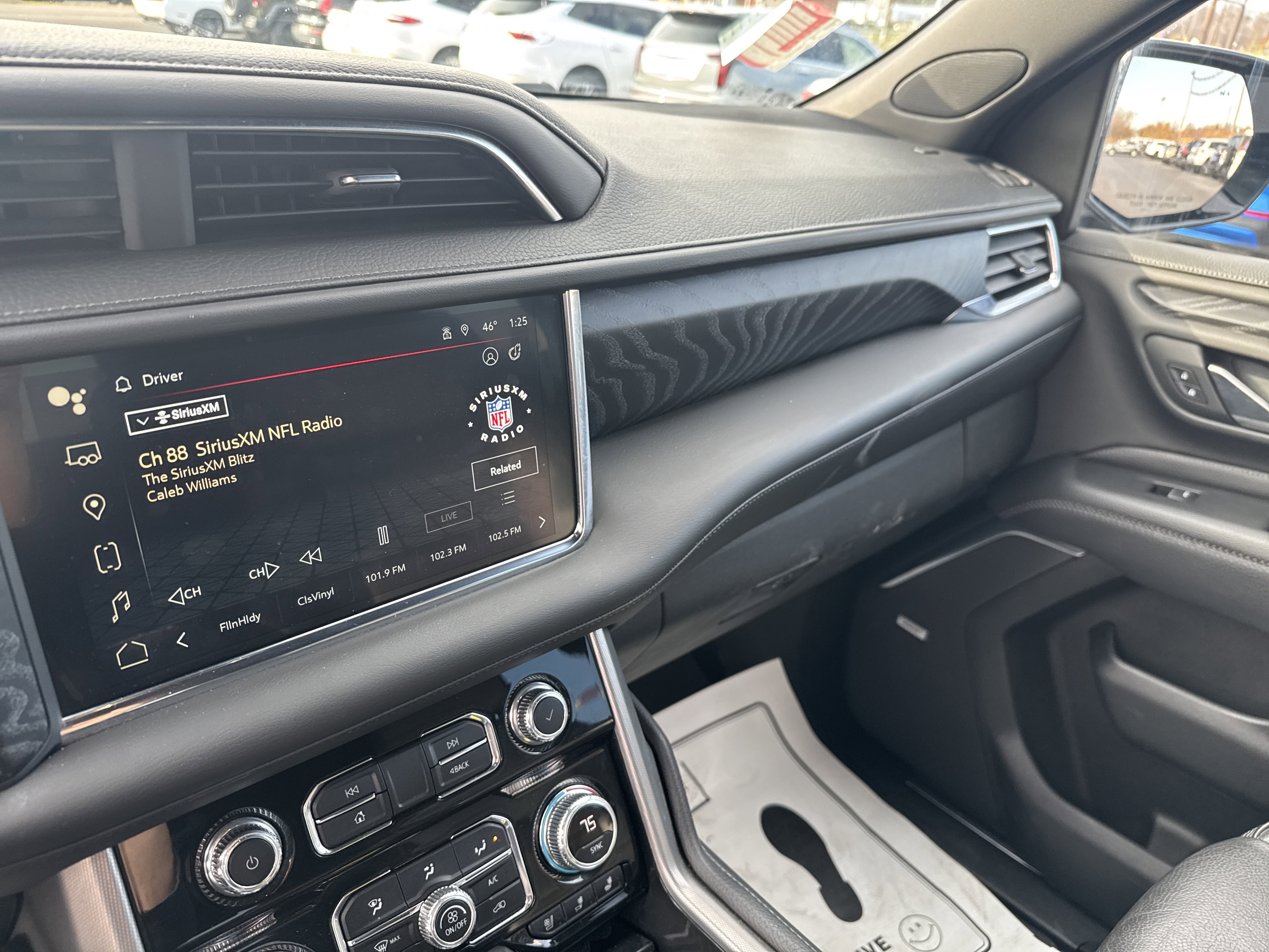 Used 2023 GMC Yukon Denali image 23