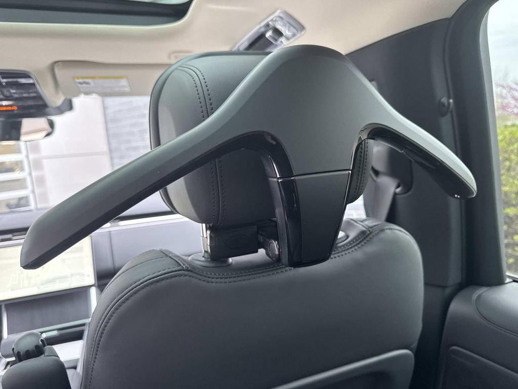 New 2026 Land Rover Range Rover SE AWD/4WD image 18