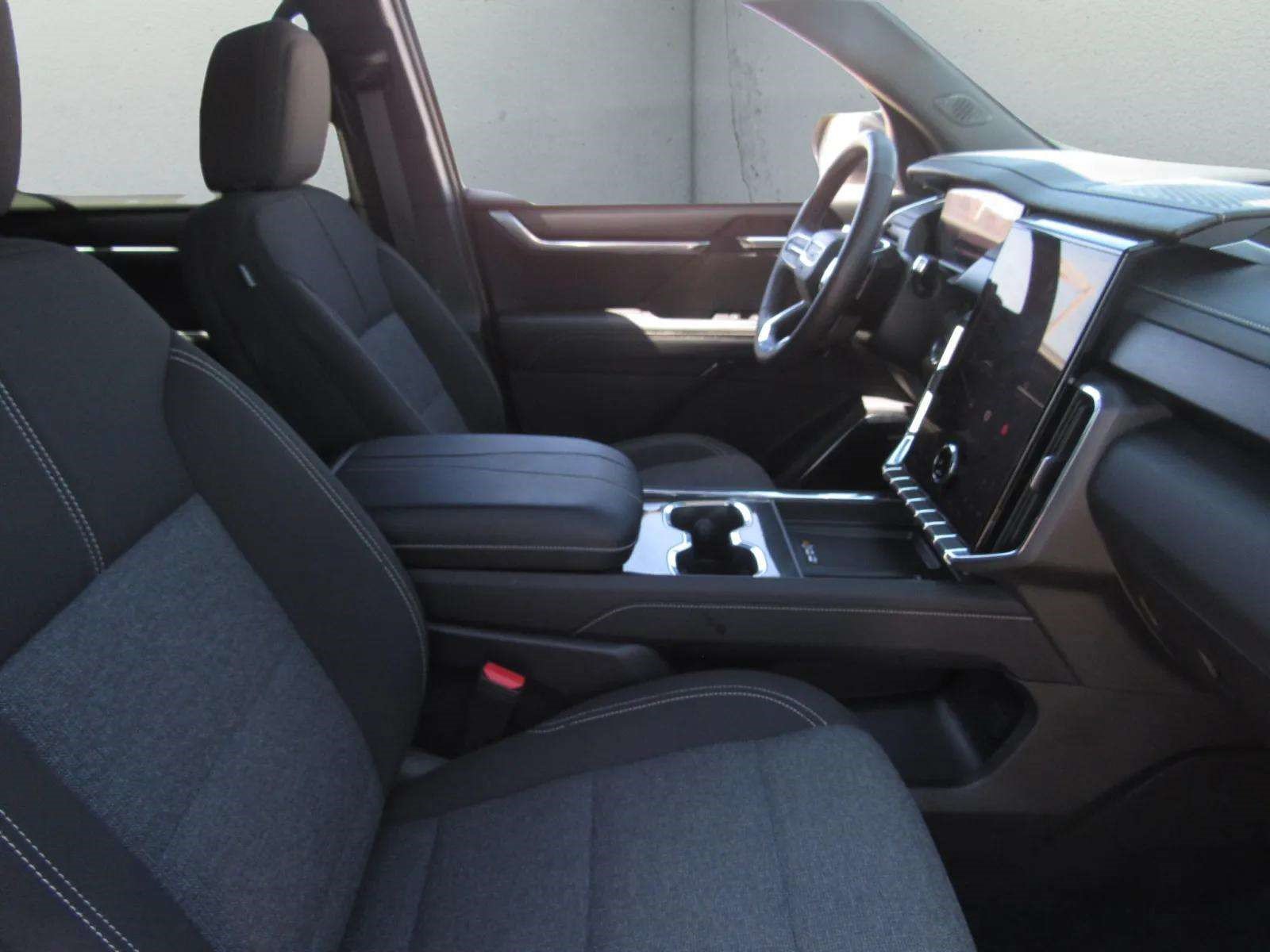 Used 2026 GMC Acadia Elevation FWD image 8