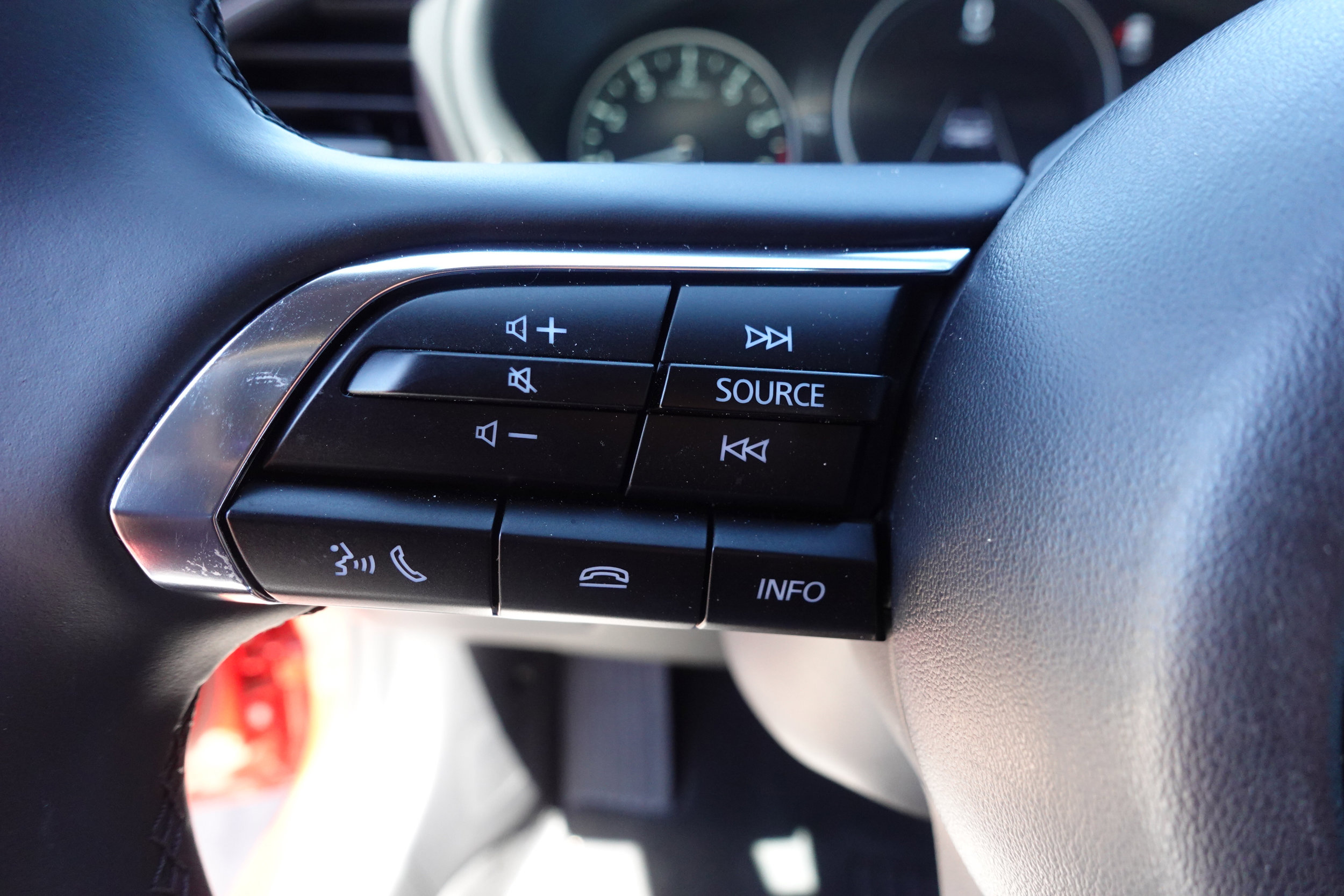 Certified 2025 MAZDA MAZDA3 s Sport image 11