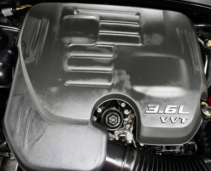 Used 2015 Chrysler 300 Limited image 34