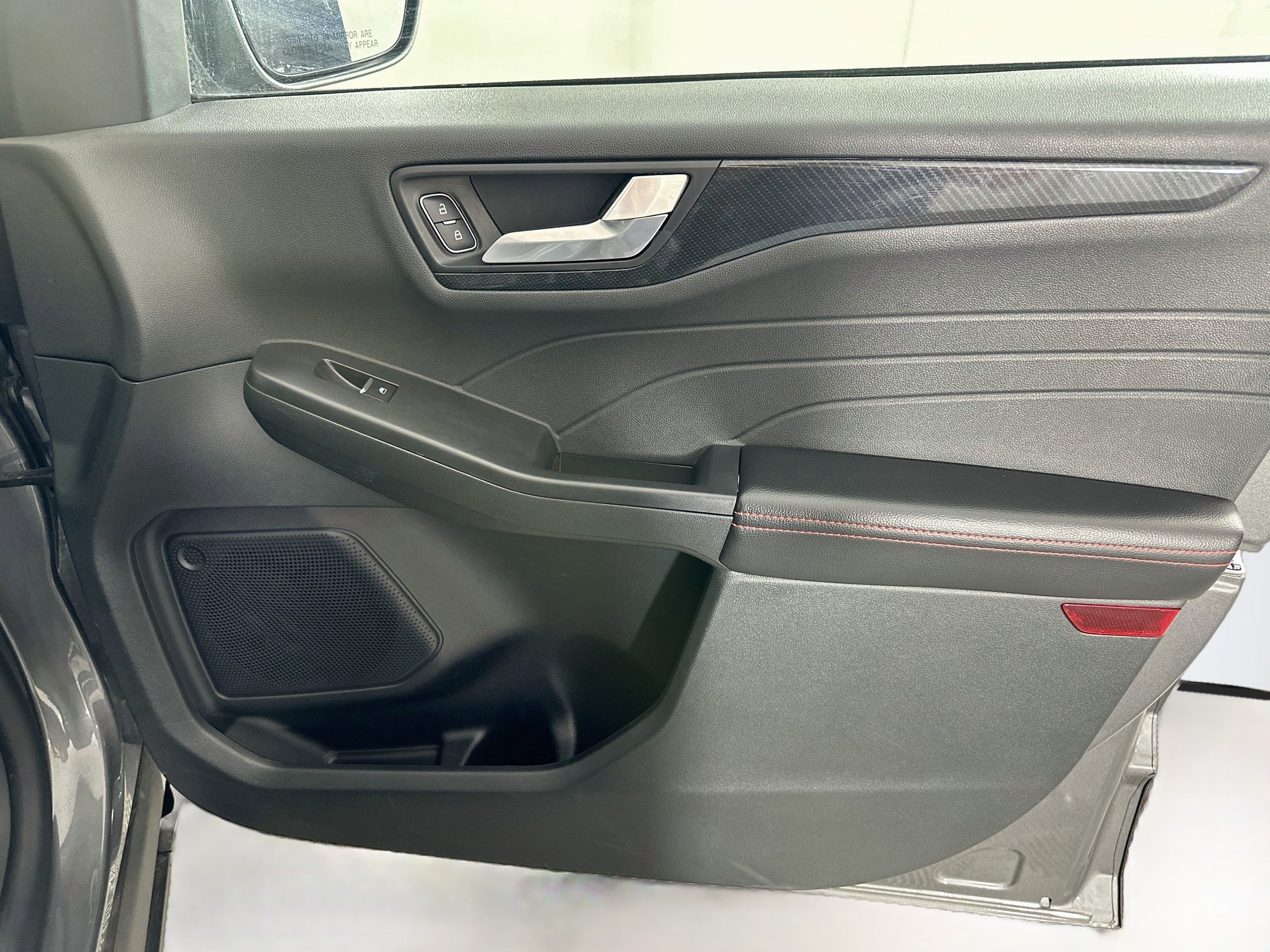Used 2025 Ford Escape ST-Line FWD image 30