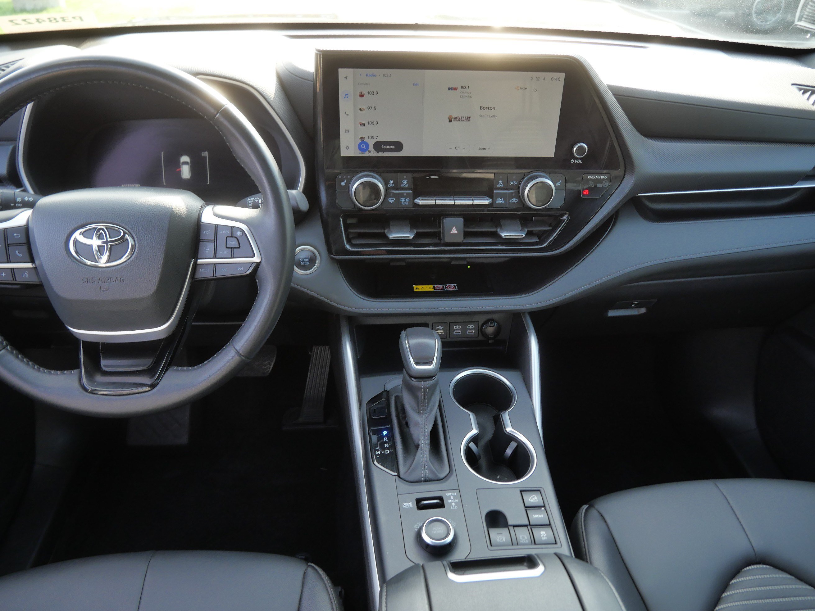 Certified 2025 Toyota Highlander XSE AWD/4WD image 11