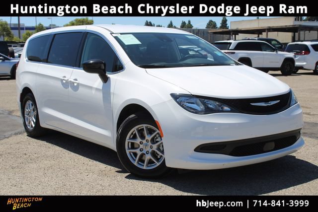 Used 2024 Chrysler Voyager LX FWD image 1