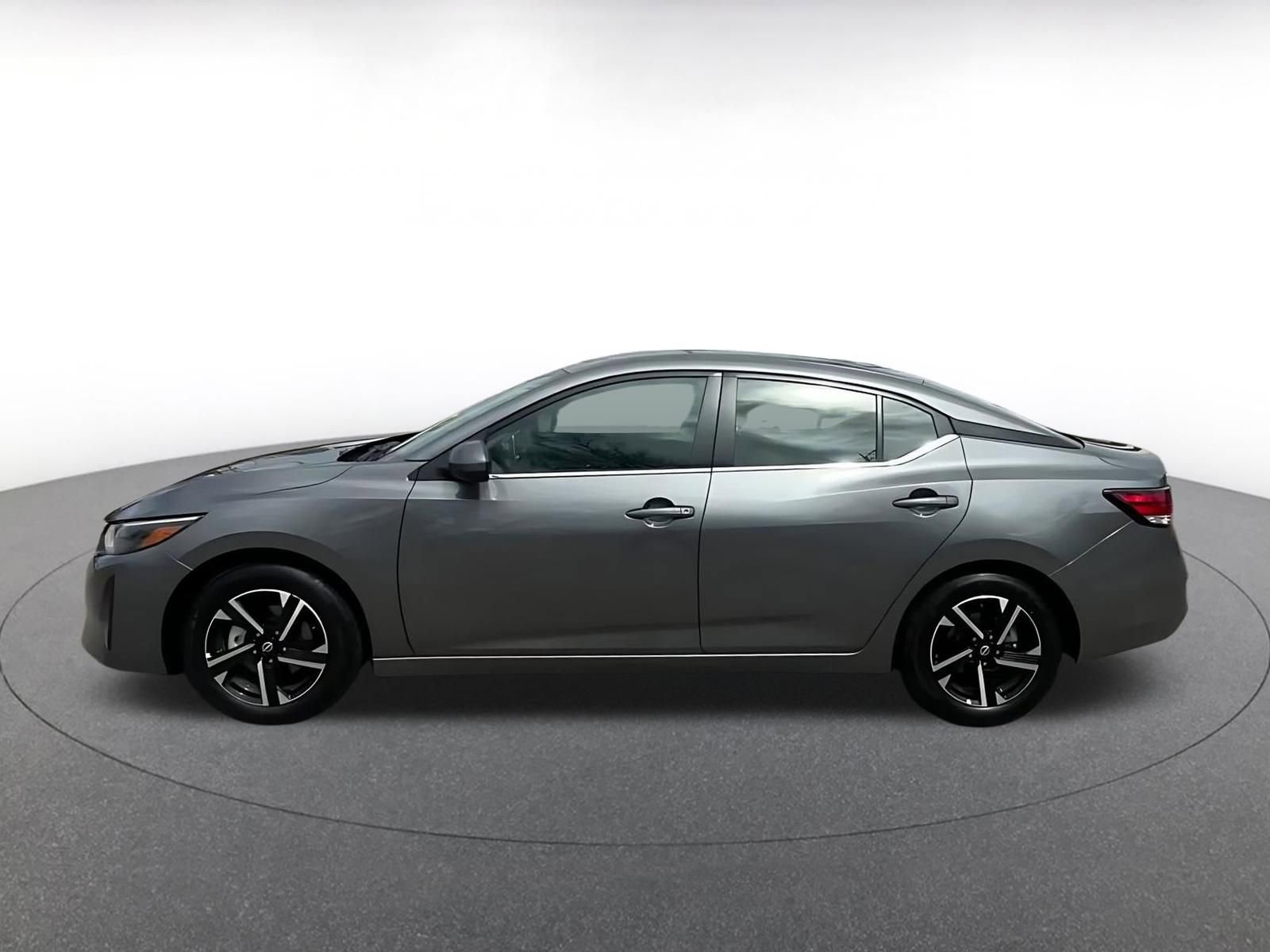 Used 2025 Nissan Sentra SV image 9