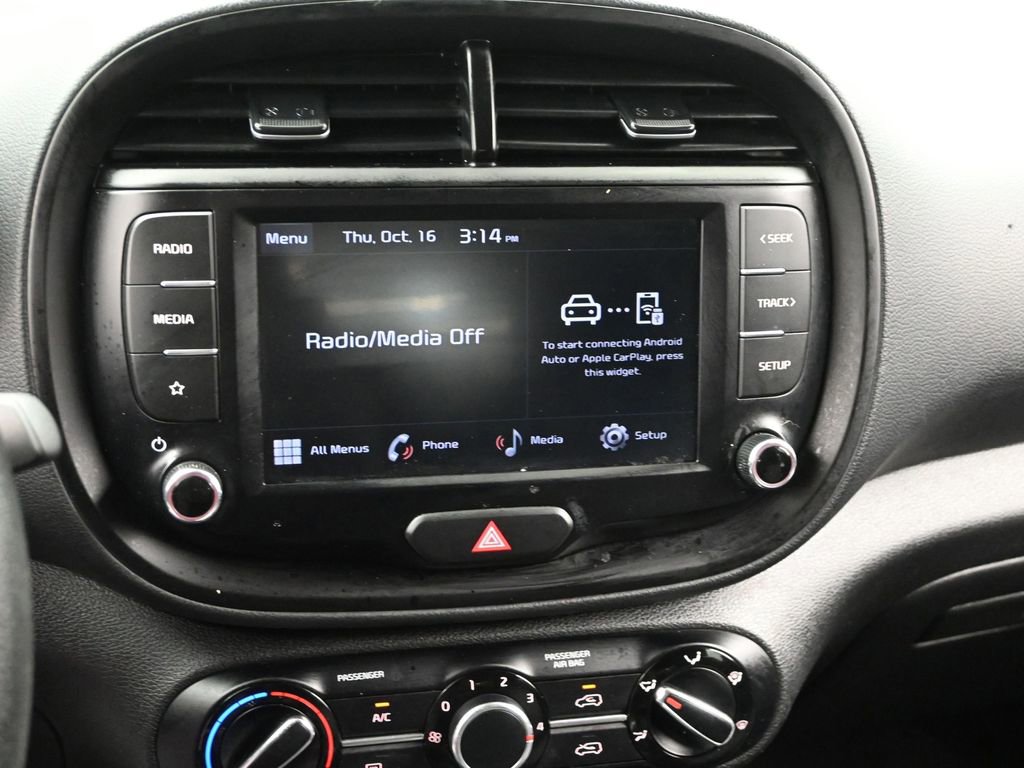 Used 2022 Kia Soul LX image 18