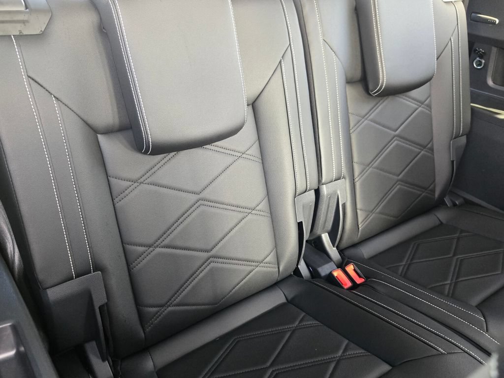 Certified 2026 Volkswagen Atlas SE FWD image 18