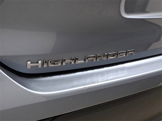 Used 2023 Toyota Highlander XLE image 7
