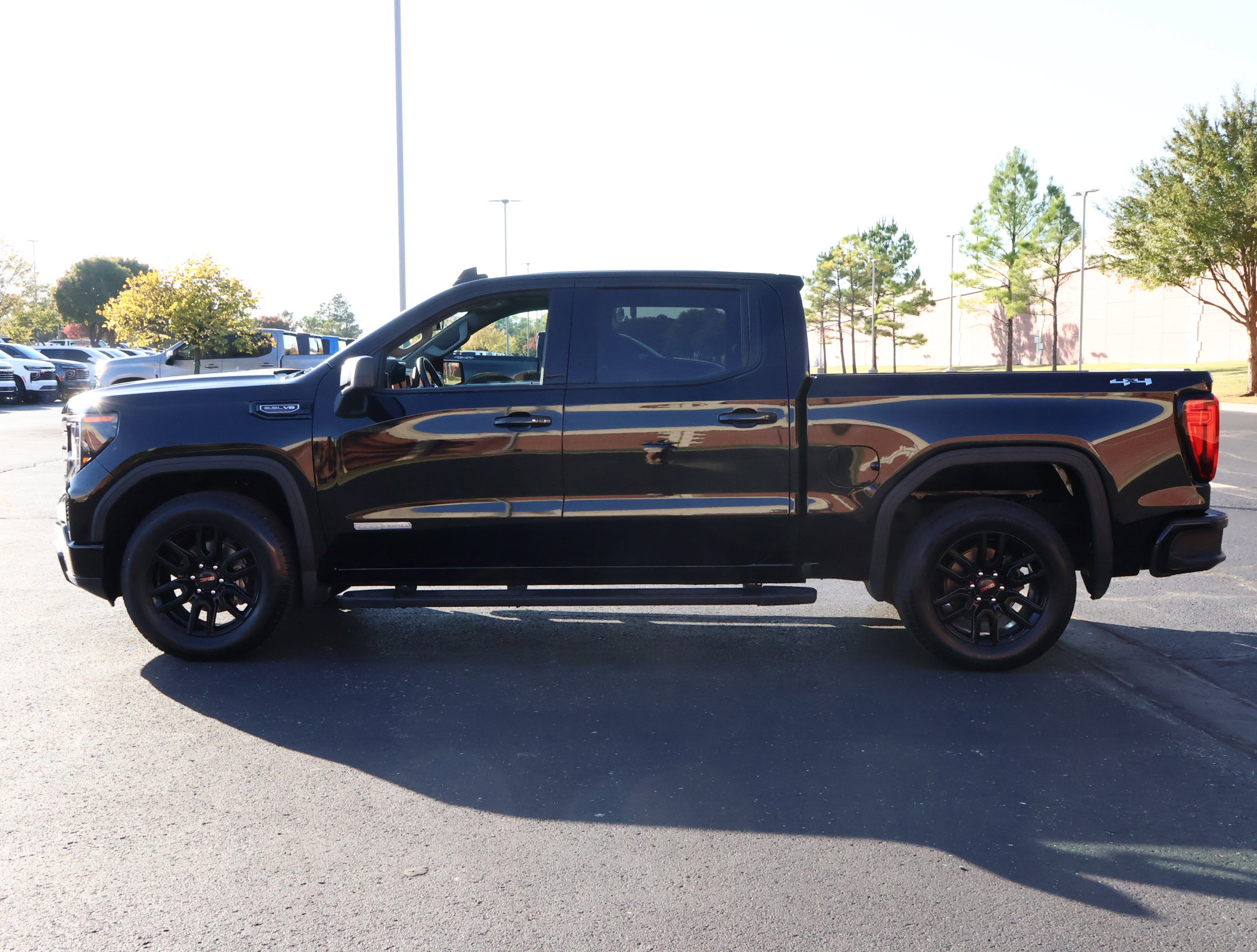 Used 2024 GMC Sierra 1500 Elevation image 30