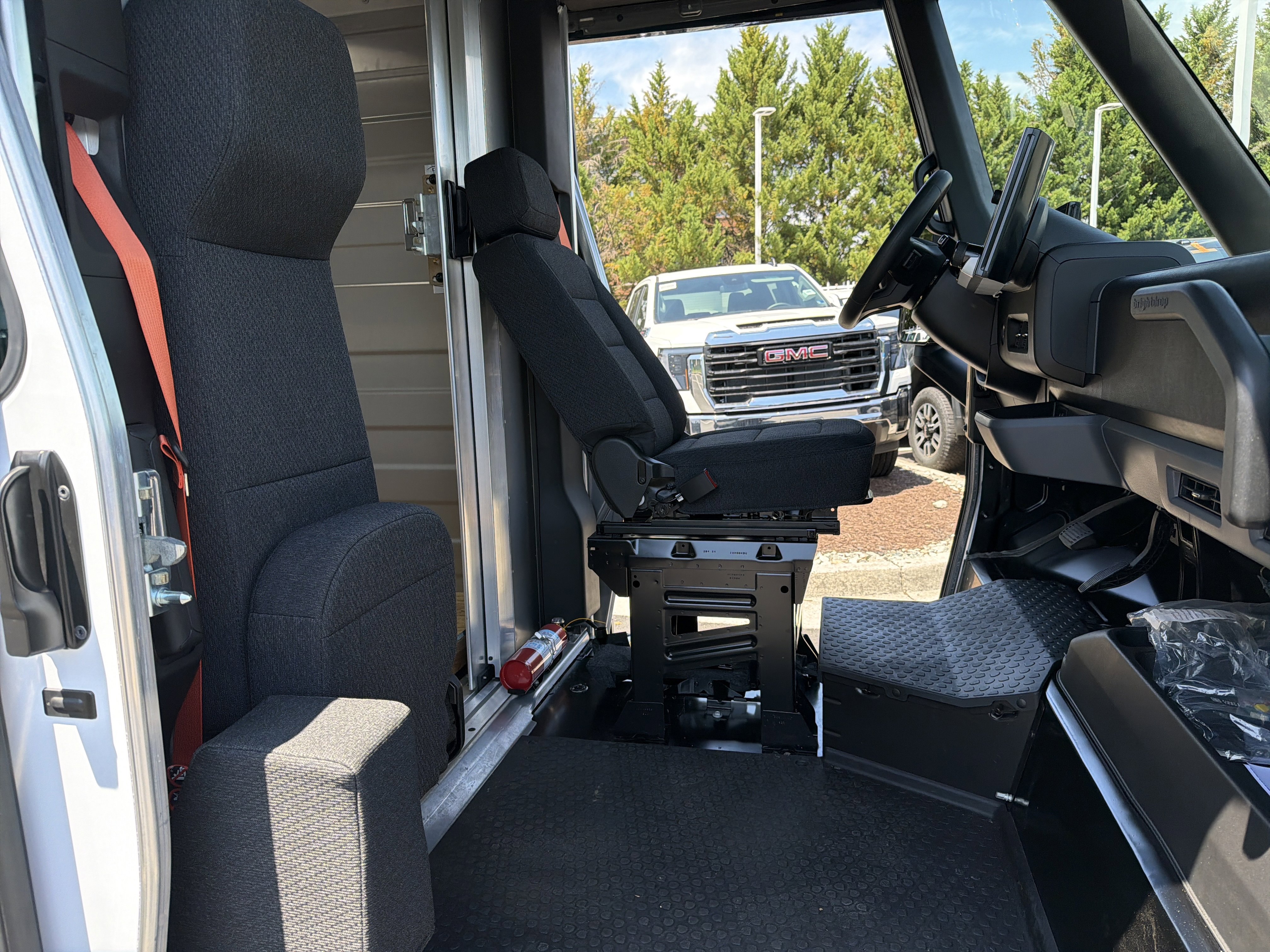 Used 2025 Chevrolet Brightdrop 600 FWD image 35