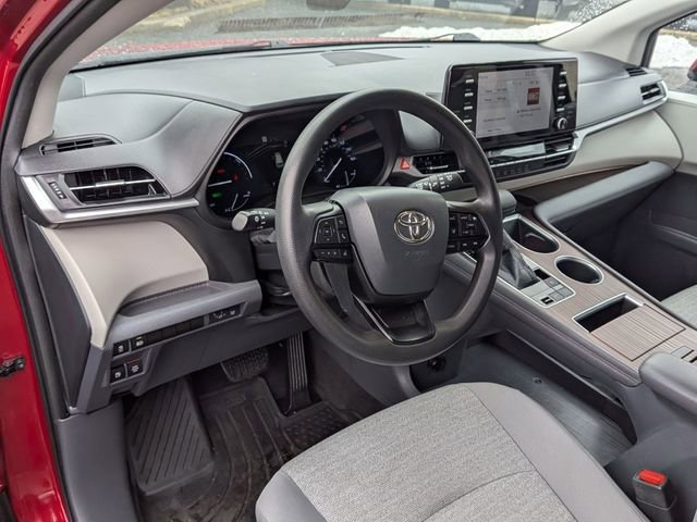 Used 2022 Toyota Sienna LE w/ LE Plus Package image 10