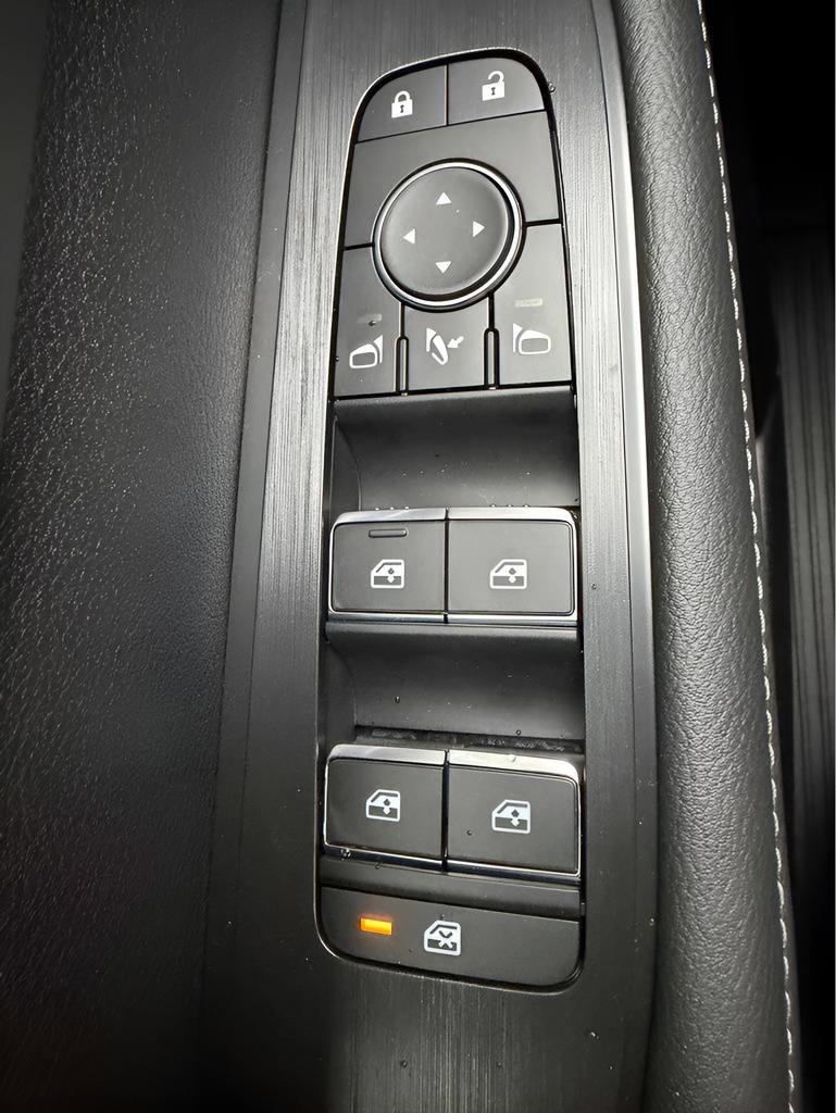 New 2026 Nissan Armada SL w/ Captain's Chari Seat Package image 25