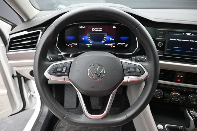 Used 2024 Volkswagen Jetta SE FWD image 28