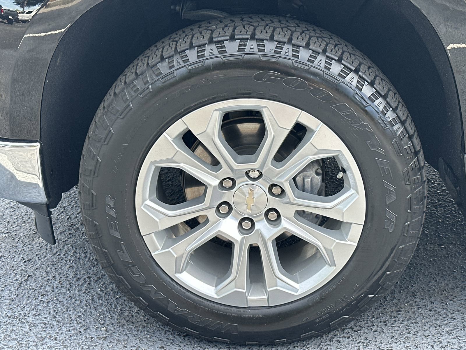 Used 2023 Chevrolet Silverado 1500 LTZ AWD/4WD image 13