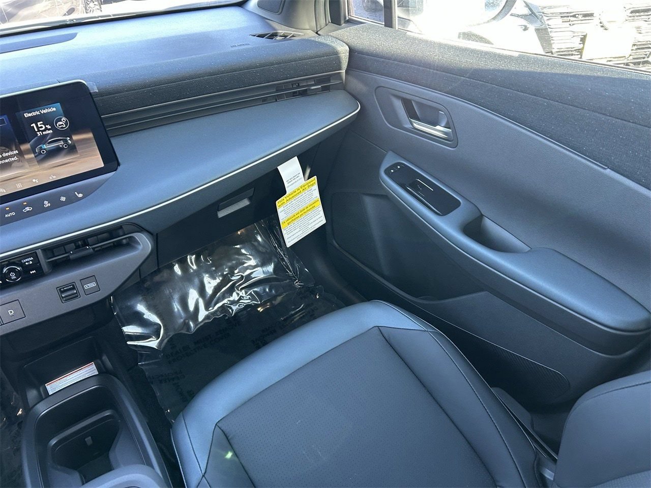 New 2026 Nissan Leaf SV+ w/ Illuminated Package FWD image 17