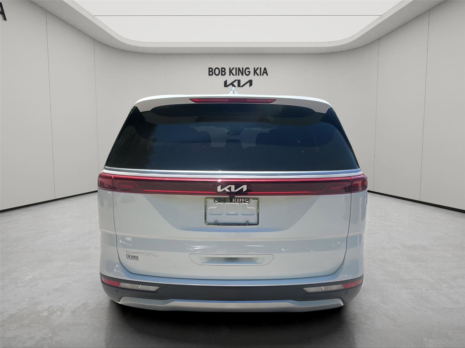 Used 2024 Kia Carnival LX FWD image 4