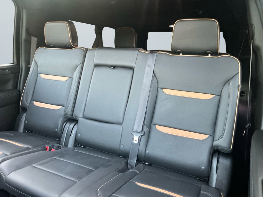 Used 2024 GMC Yukon XL AT4 image 14