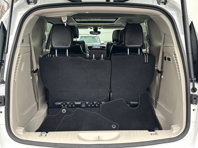 Used 2019 Chrysler Pacifica Limited image 6