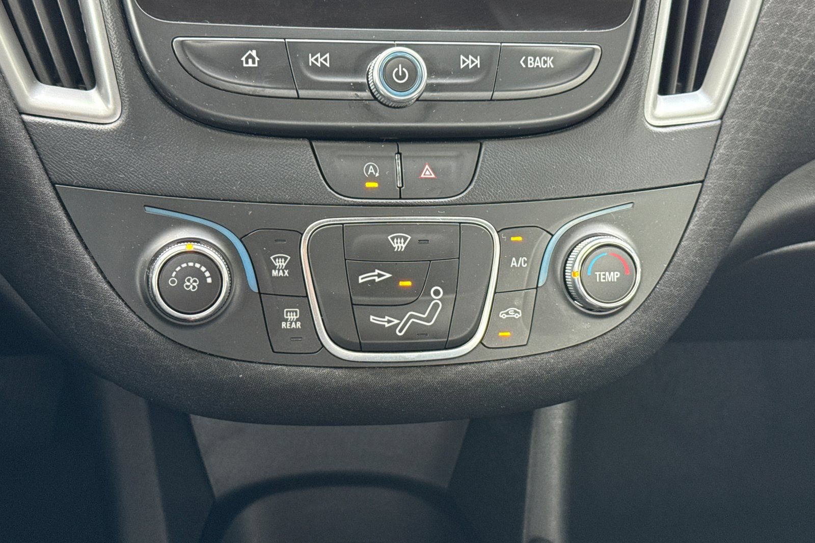 Used 2025 Chevrolet Malibu RS FWD image 29
