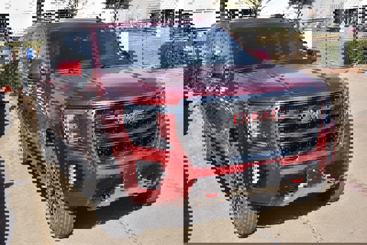 Used 2024 GMC Yukon XL AT4 w/ Technology Package image 4