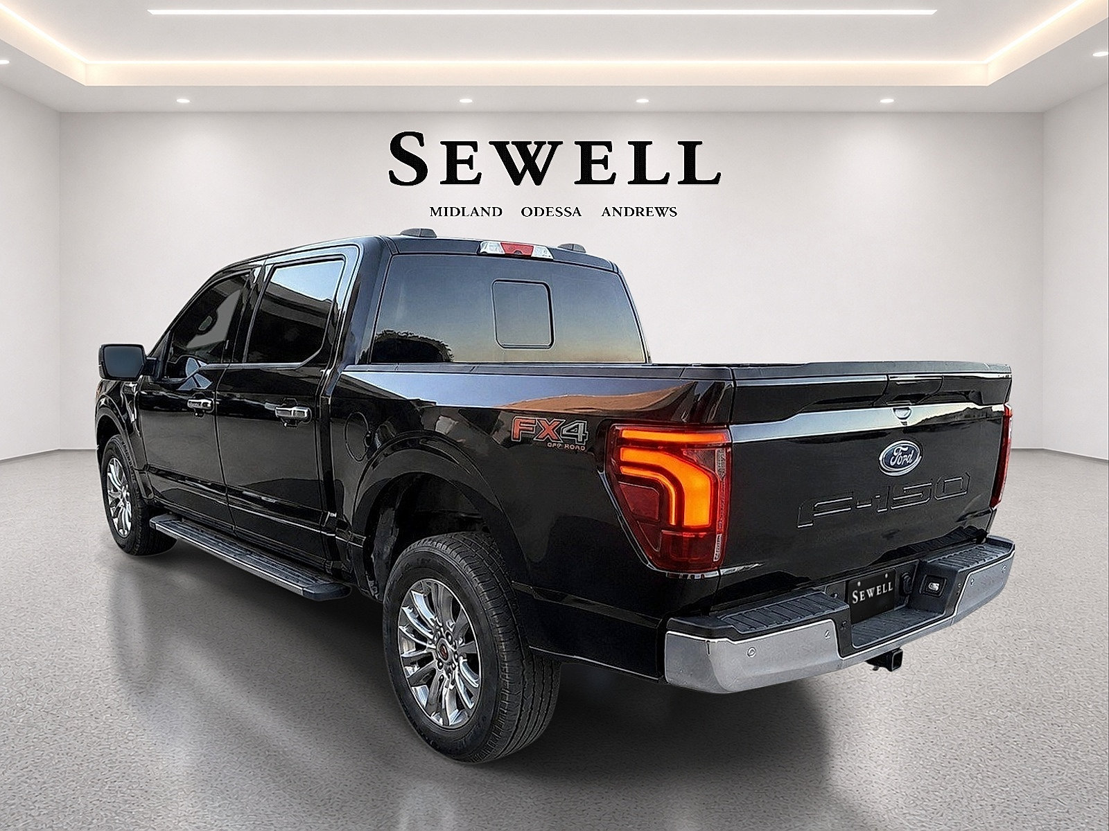 Used 2025 Ford F150 Lariat w/ Equipment Group 501A Mid AWD/4WD image 3