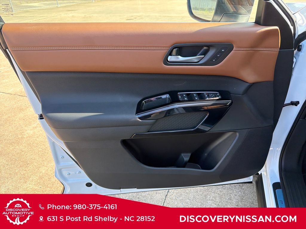 New 2026 Nissan Pathfinder Platinum w/ Cargo Package AWD/4WD image 10