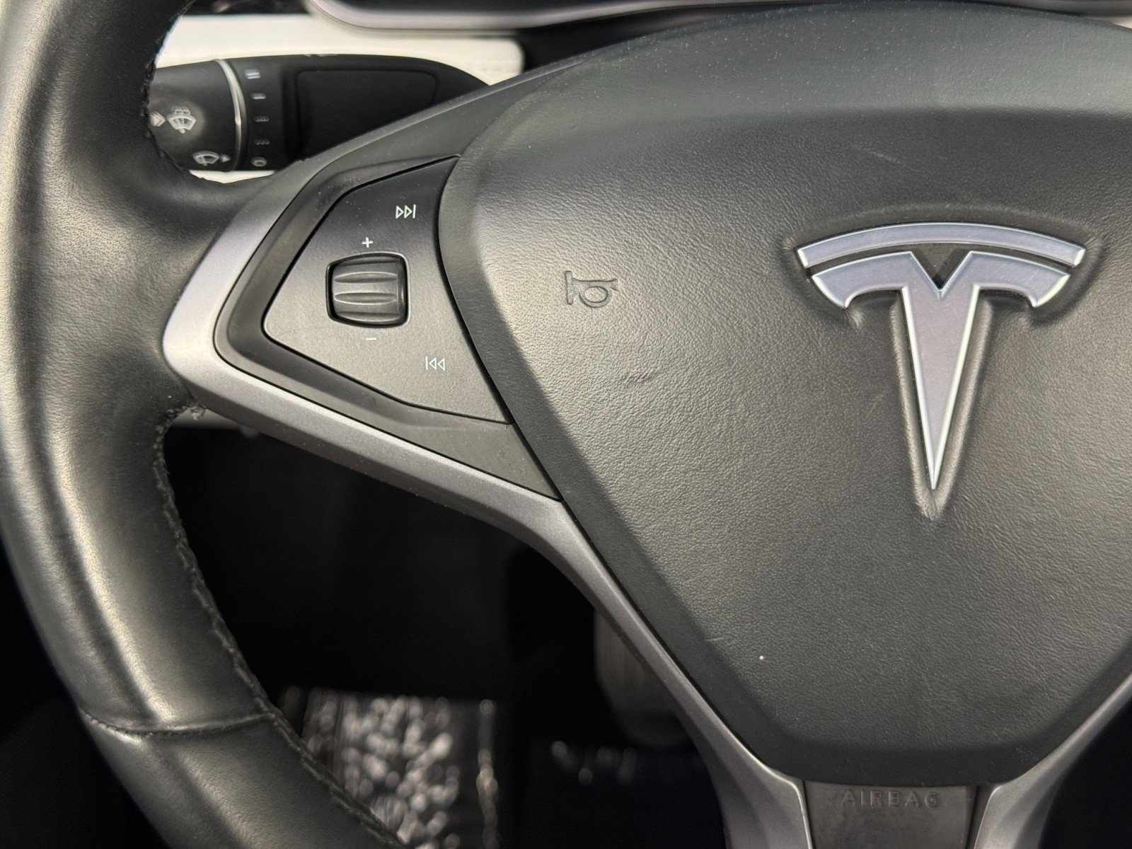 Used 2019 Tesla Model X 75D image 18