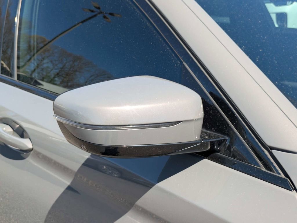 Used 2022 BMW M550i xDrive w/ Executive Package image 12