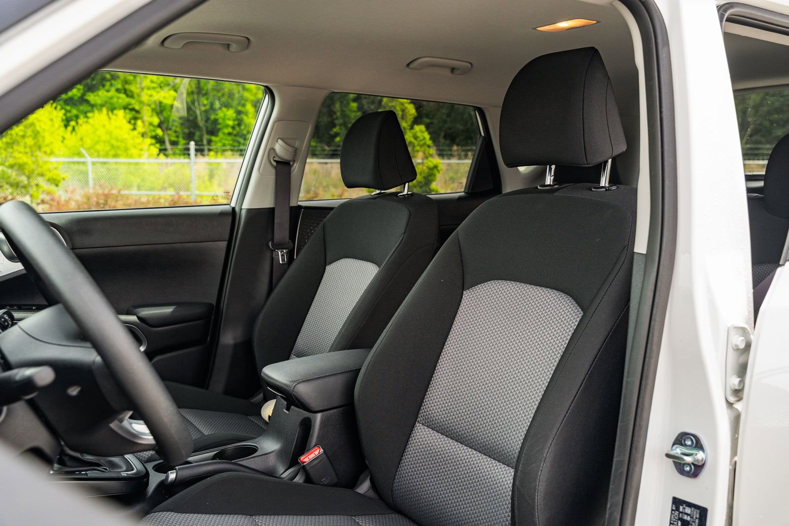 Used 2025 Kia Soul LX w/ LX Technology Package FWD image 20