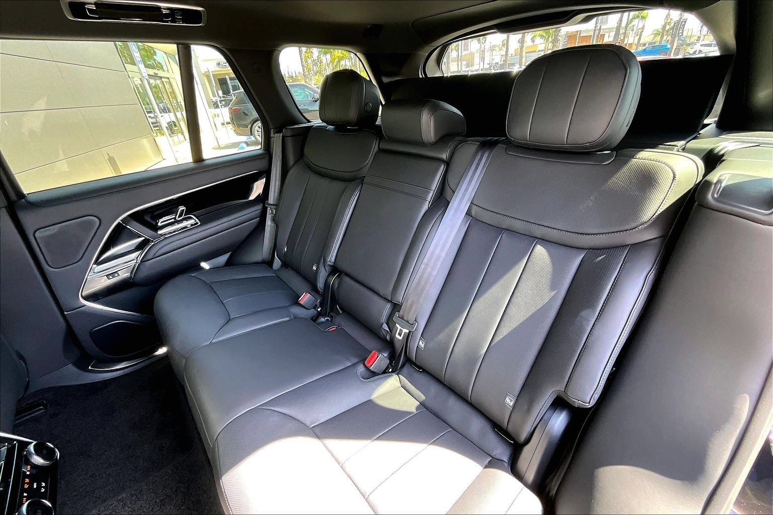 New 2026 Land Rover Range Rover SE AWD/4WD image 10