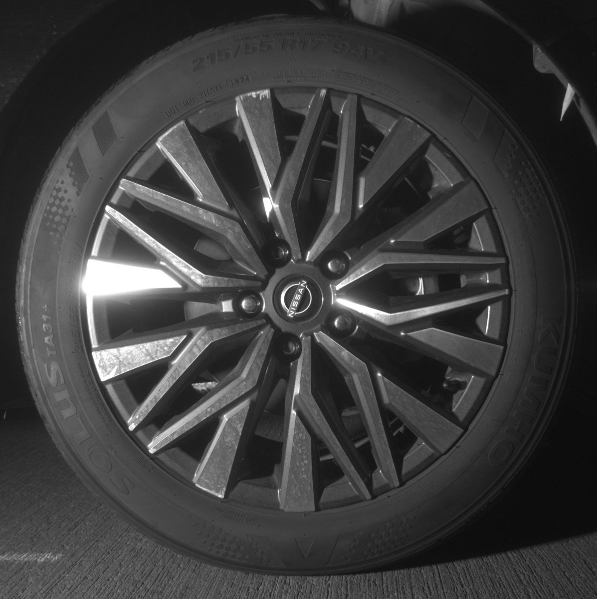 Used 2025 Nissan Altima 2.5 SV FWD image 13