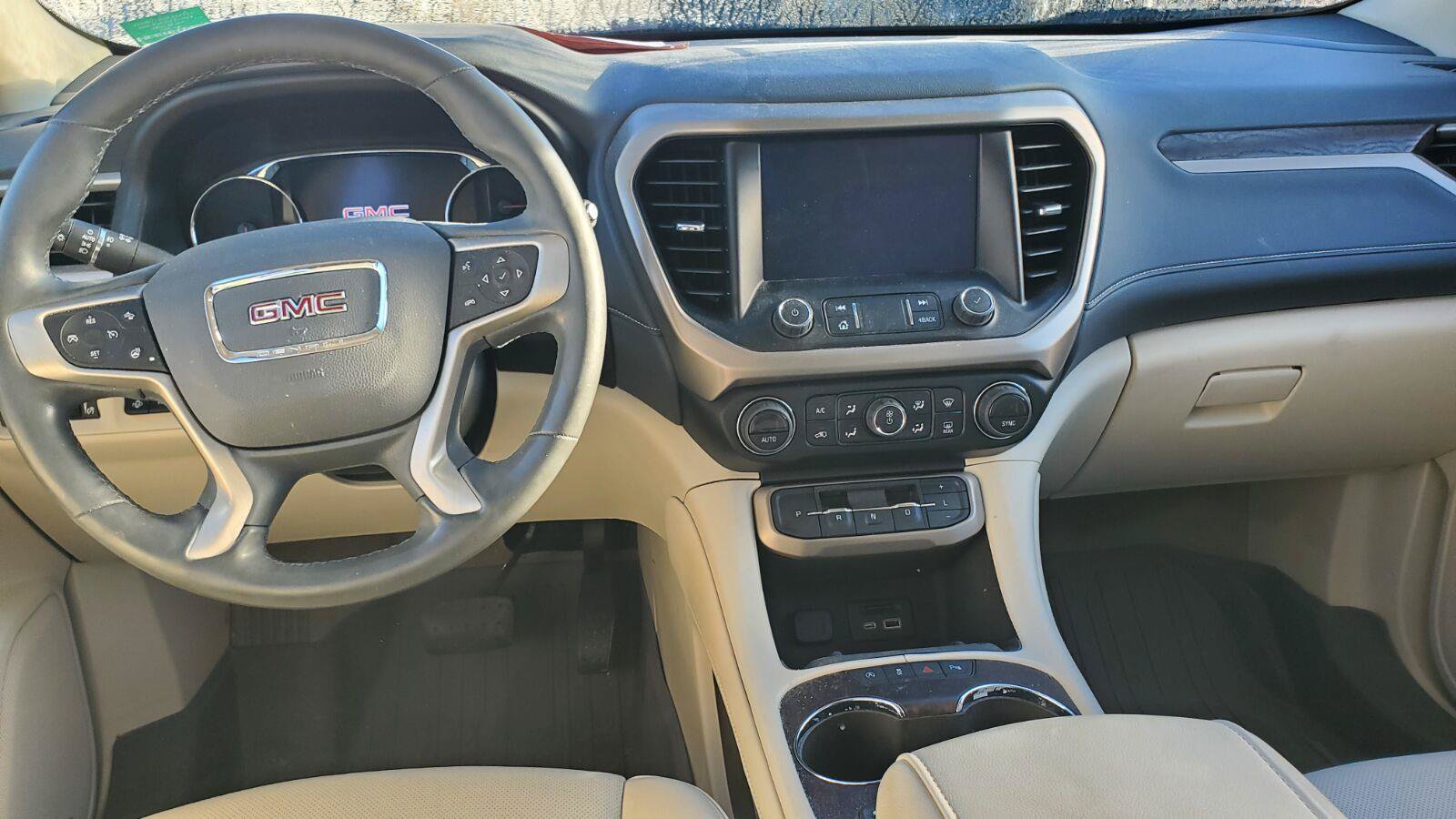 Used 2023 GMC Acadia Denali w/ Denali Technology Package AWD/4WD image 8