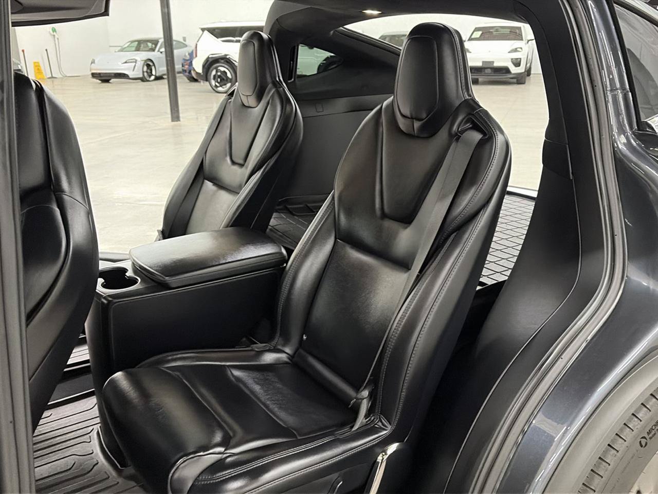 Used 2018 Tesla Model X 75D AWD/4WD image 5