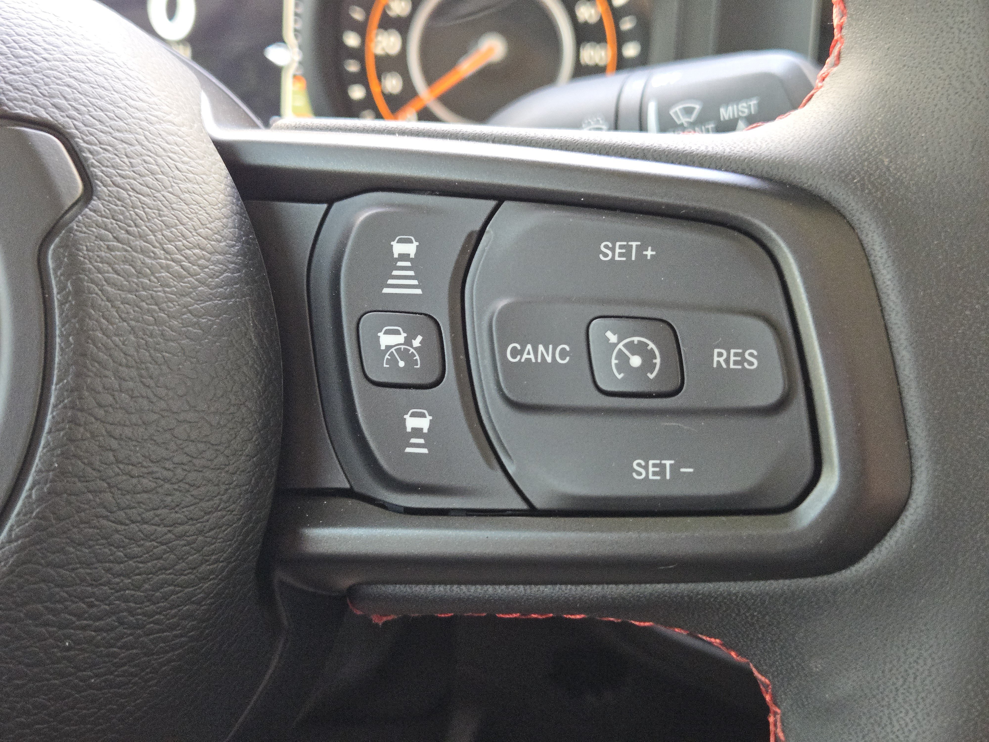 Used 2024 Jeep Gladiator Rubicon w/ Convenience Group AWD/4WD image 31