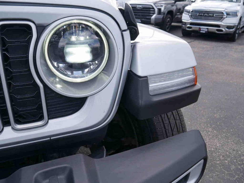 Certified 2024 Jeep Wrangler Unlimited Sahara AWD/4WD image 23