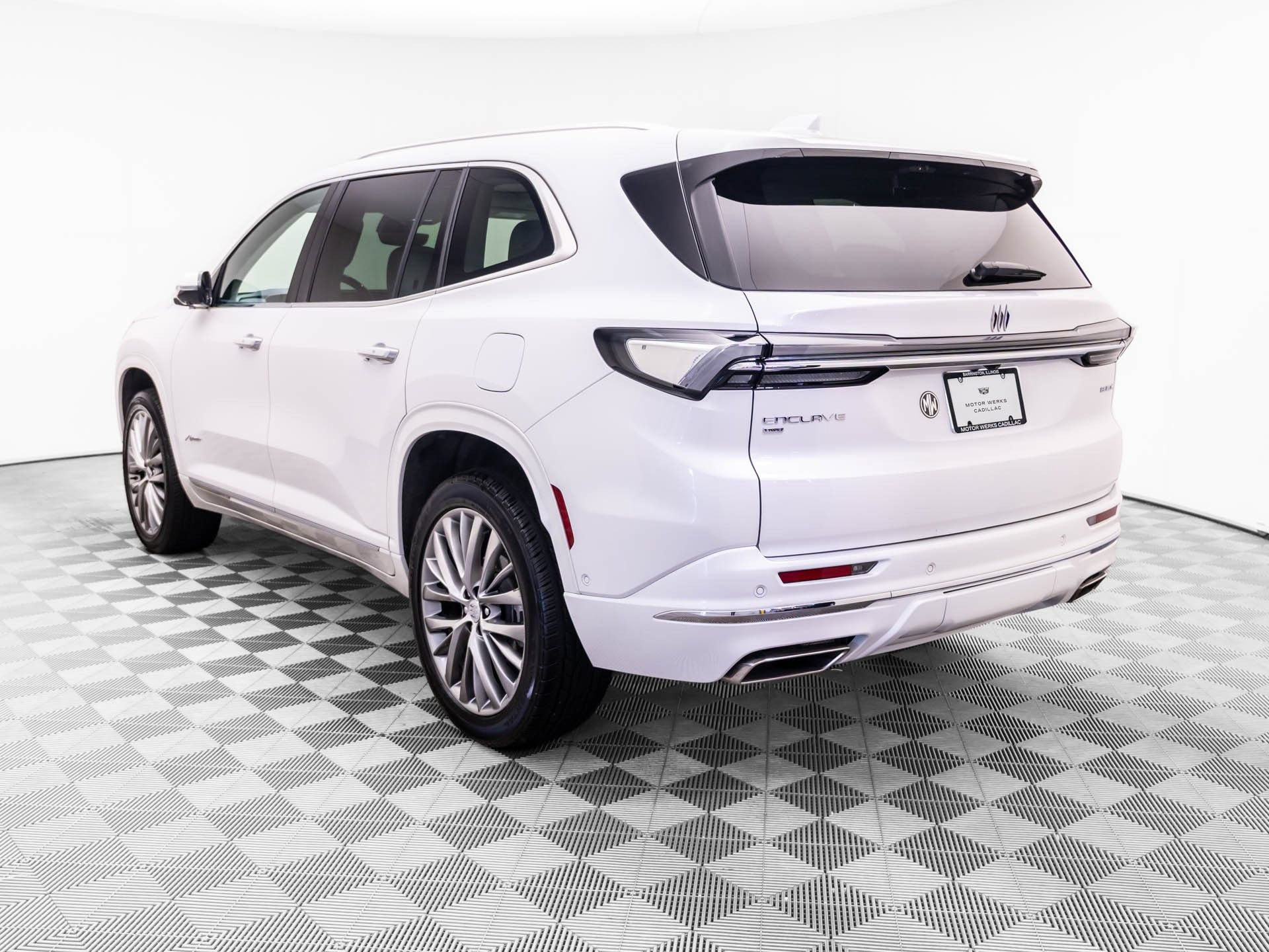 Used 2025 Buick Enclave Avenir w/ Super Cruise Package AWD/4WD image 3