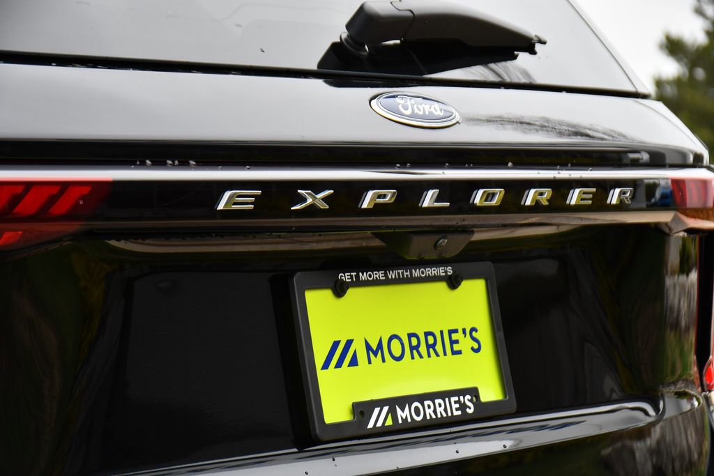 Used 2025 Ford Explorer Active AWD/4WD image 42