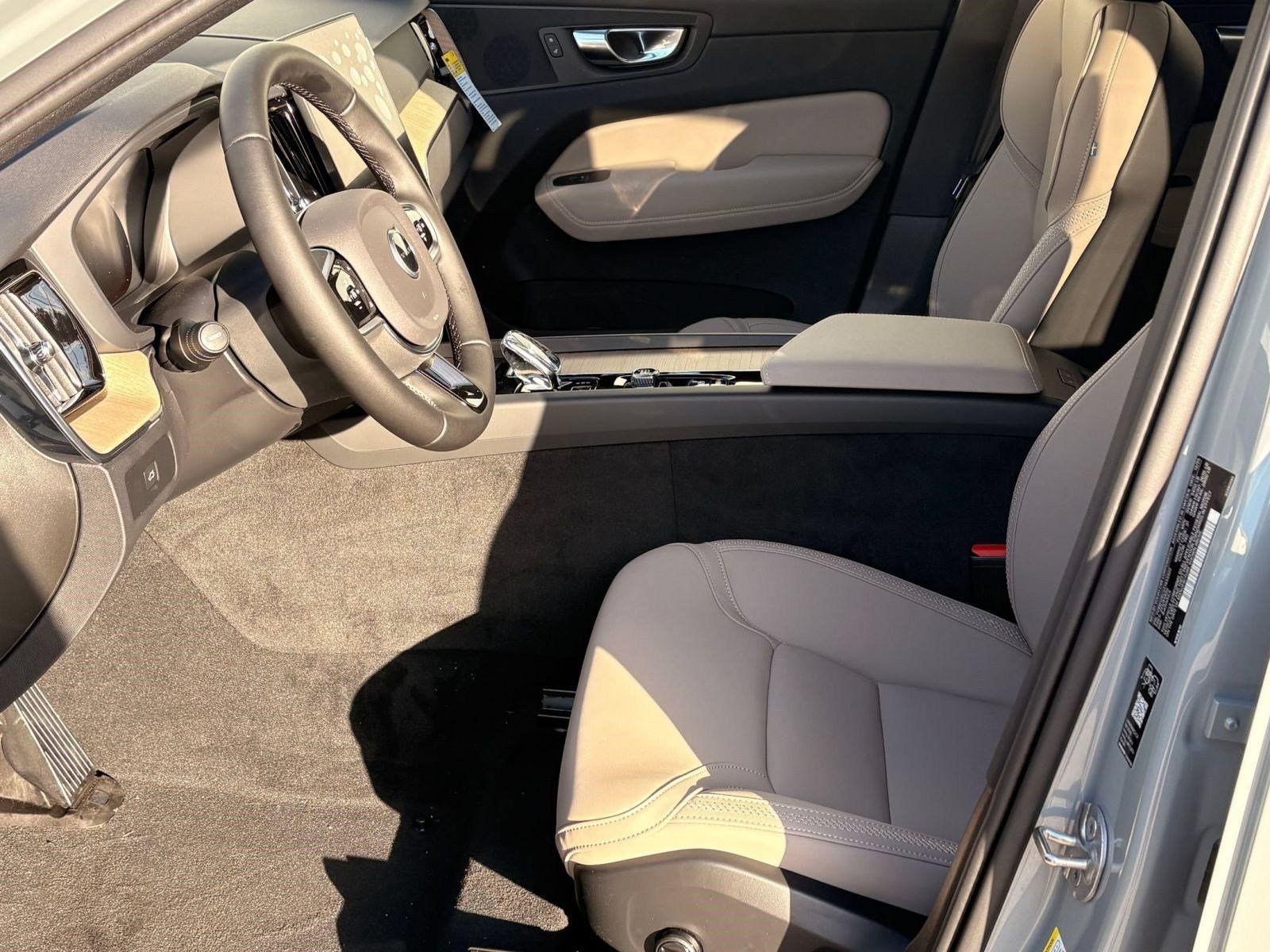 Used 2026 Volvo XC60 B5 Plus w/ Protection Package Premier AWD/4WD image 5