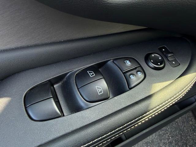 Certified 2024 Nissan Murano SV w/ SV Midnight Edition Package FWD image 21