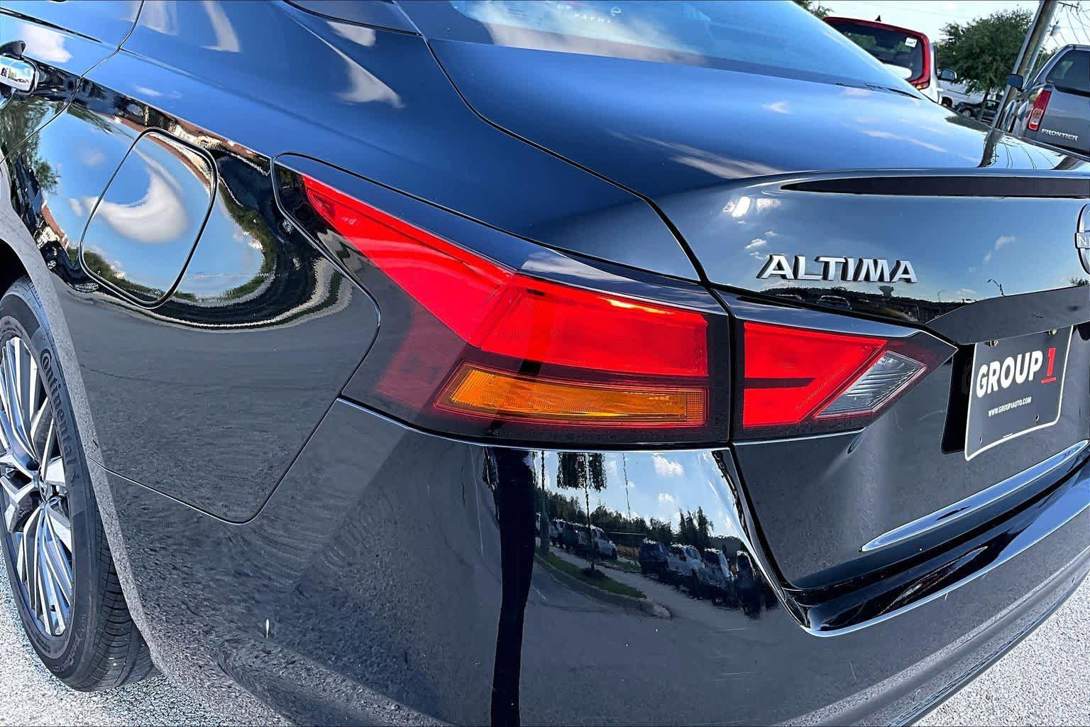 Used 2025 Nissan Altima 2.5 SV FWD image 29