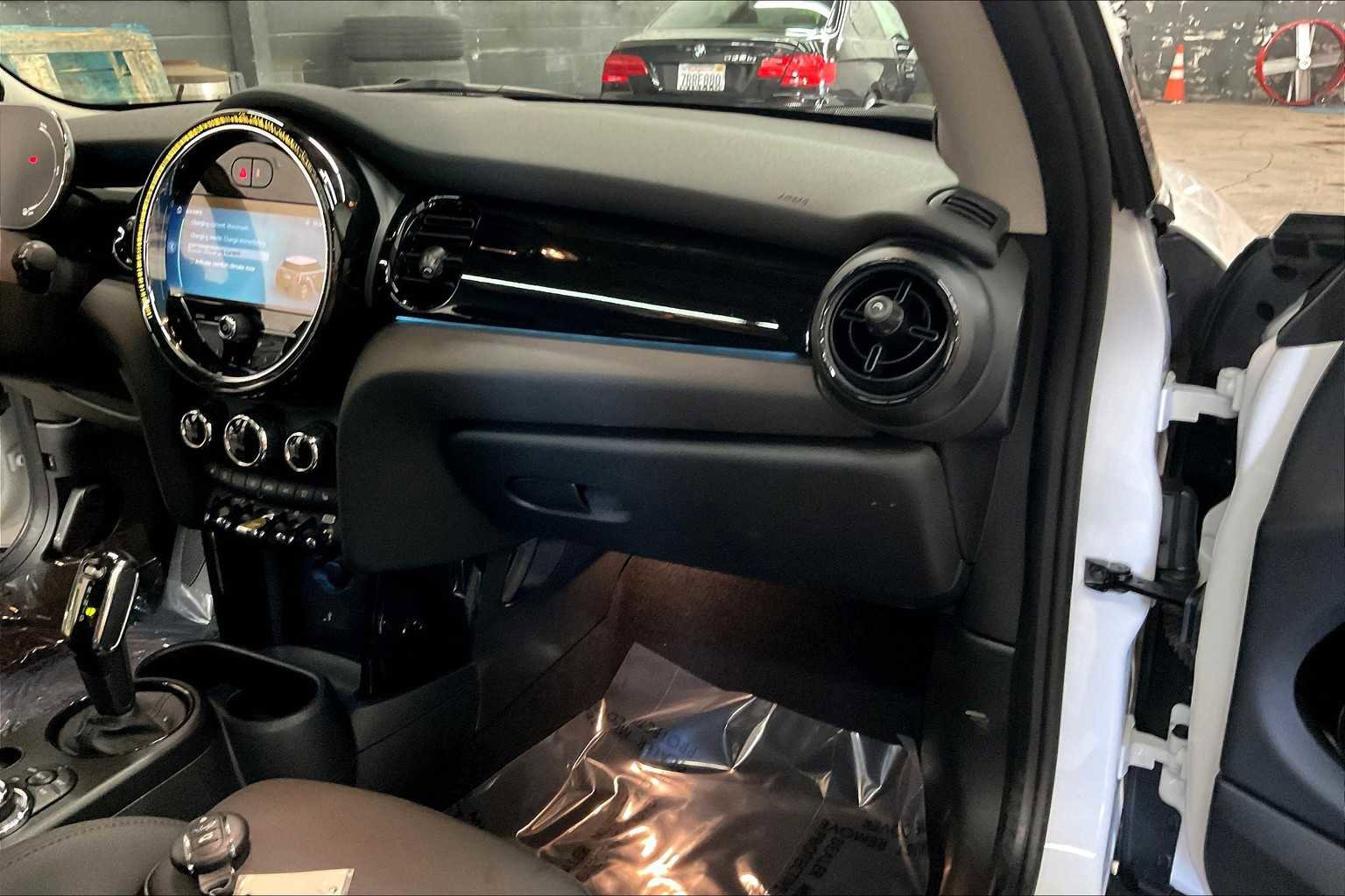 Used 2024 MINI Cooper SE image 19